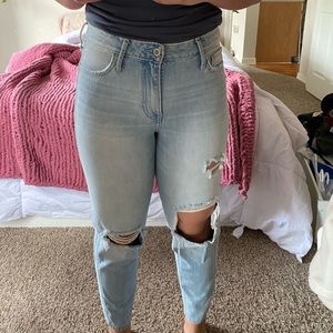High-waisted Hollister boyfriend jeans